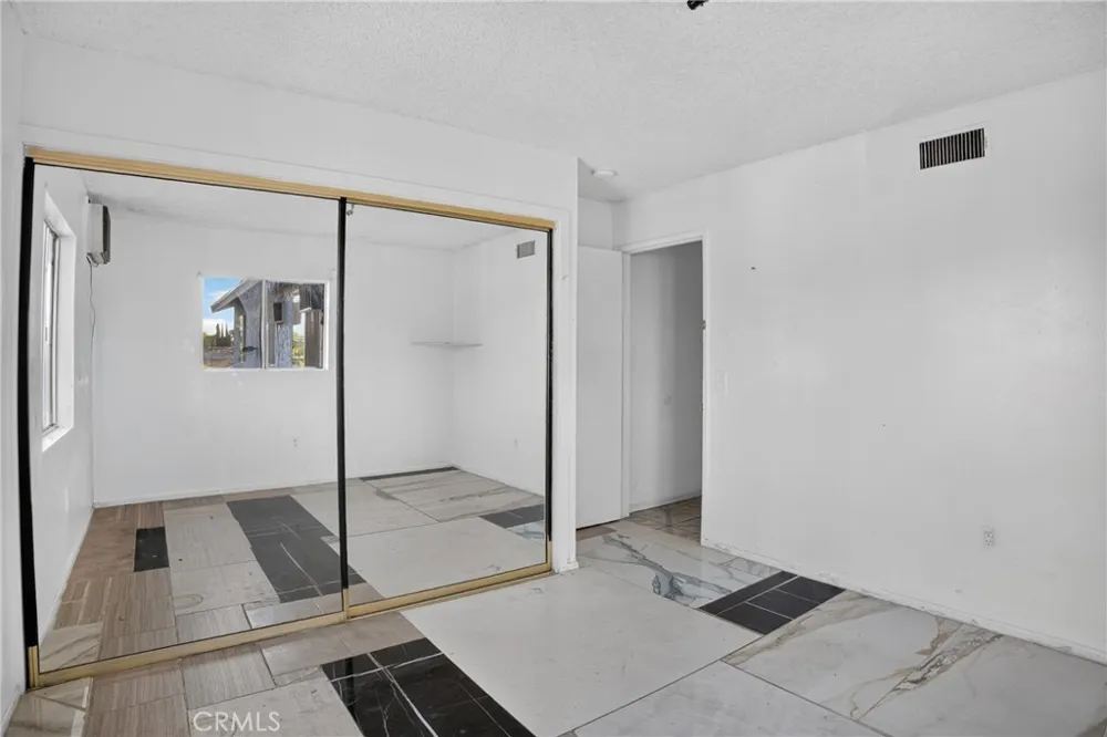 13303 Pierce Pacoima, CA 91331