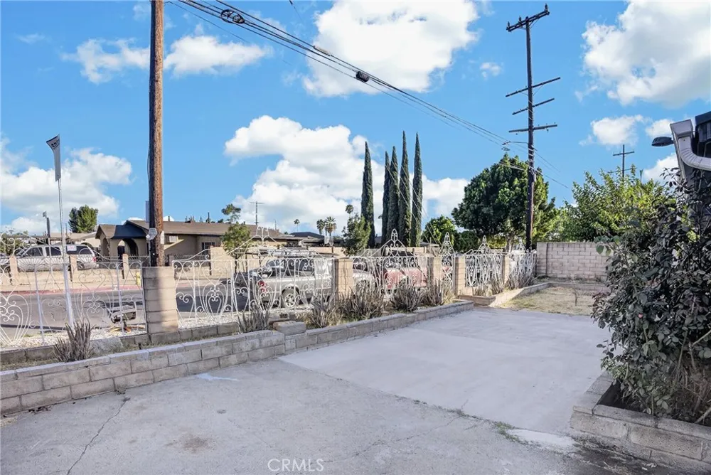 13303 Pierce Pacoima, CA 91331