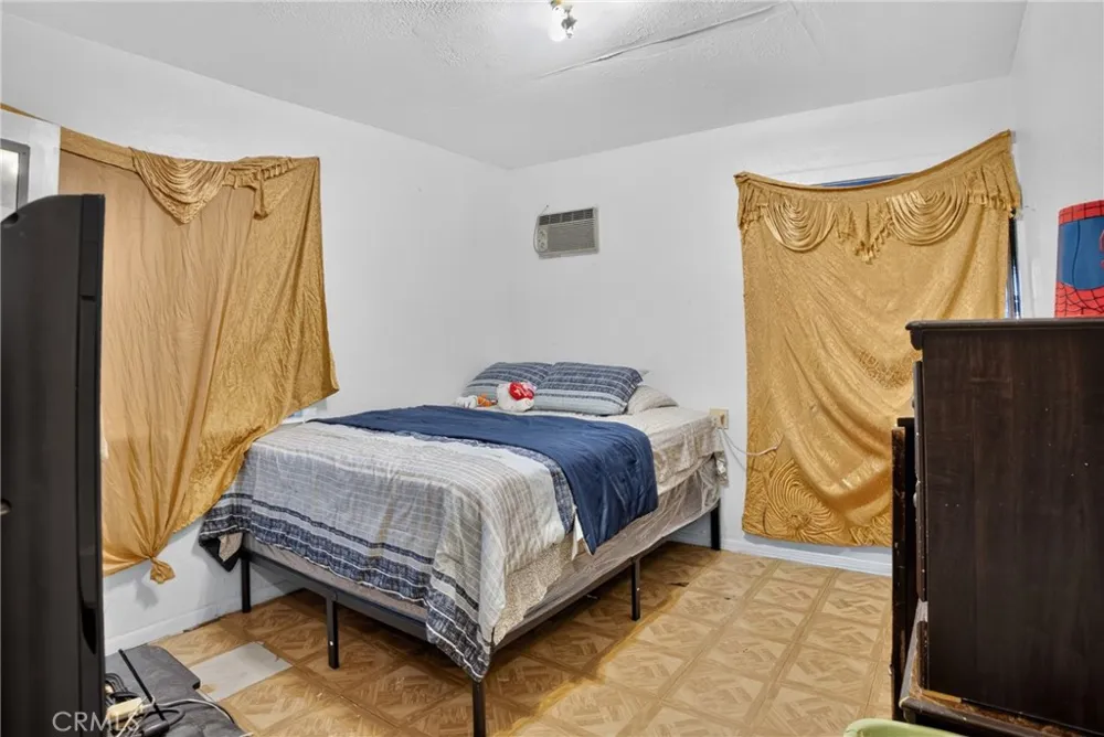 13303 Pierce Pacoima, CA 91331