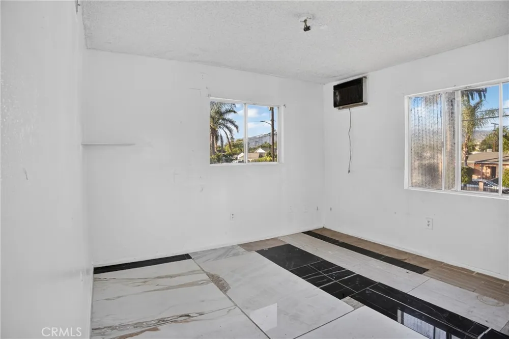 13303 Pierce Pacoima, CA 91331