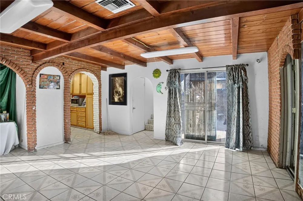 13303 Pierce Pacoima, CA 91331