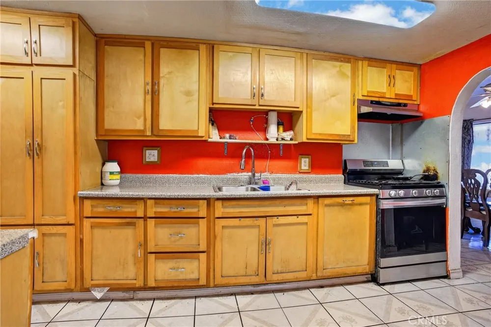 13303 Pierce Pacoima, CA 91331