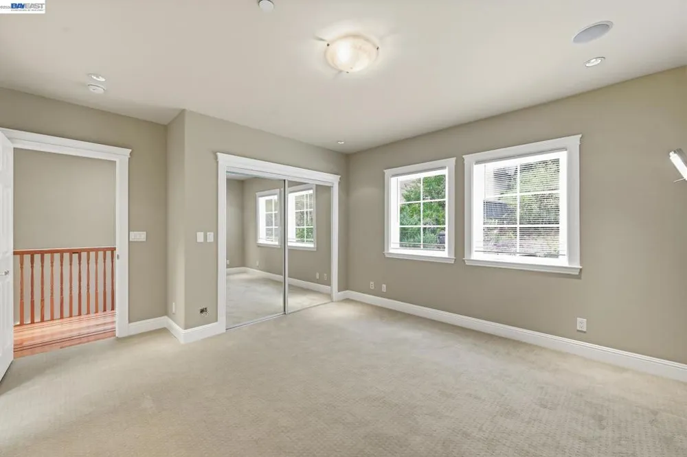 7420 Skyline Blvd Oakland, CA 94611