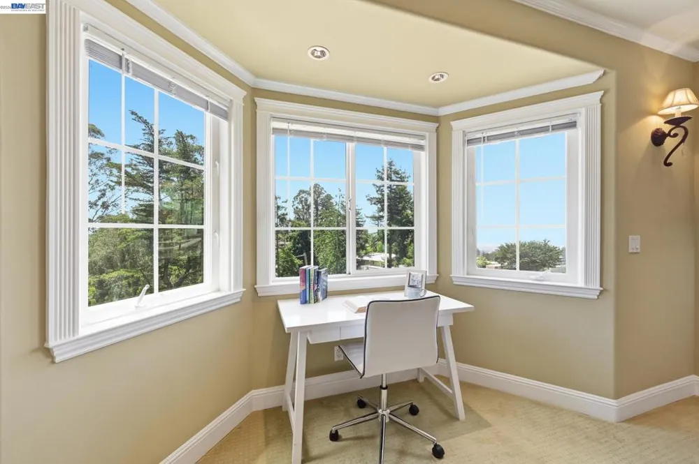 7420 Skyline Blvd Oakland, CA 94611