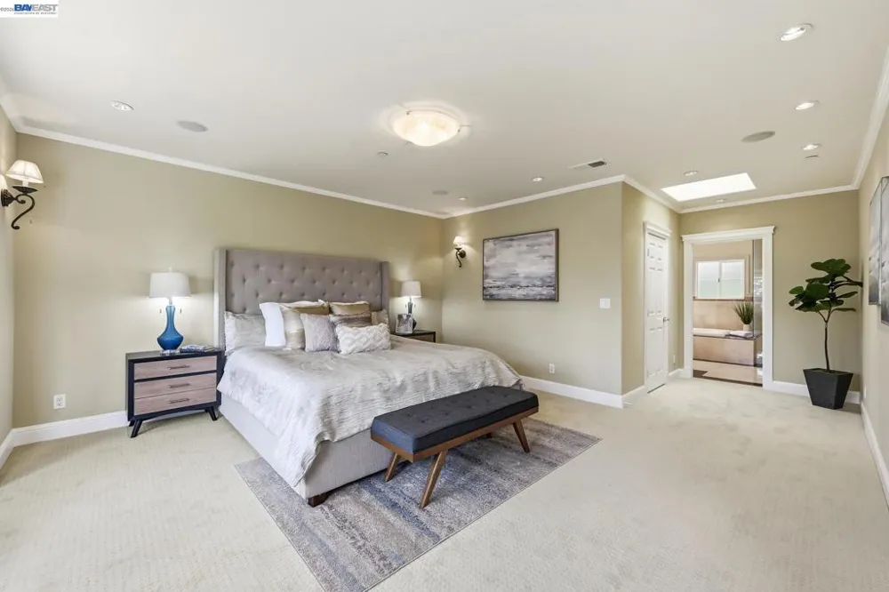 7420 Skyline Blvd Oakland, CA 94611