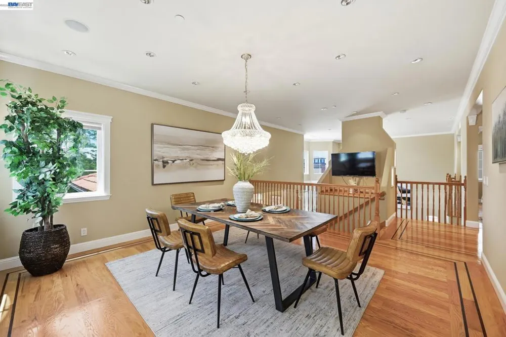 7420 Skyline Blvd Oakland, CA 94611