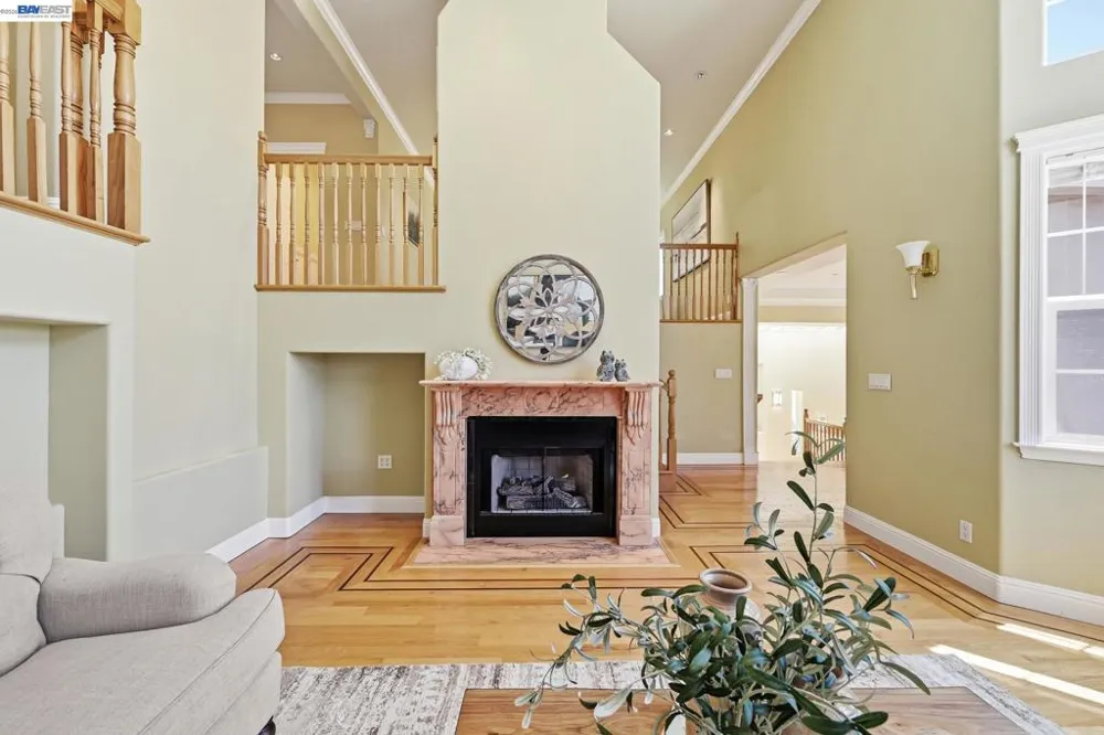 7420 Skyline Blvd Oakland, CA 94611
