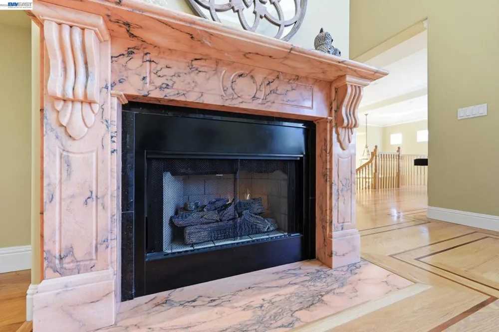 7420 Skyline Blvd Oakland, CA 94611