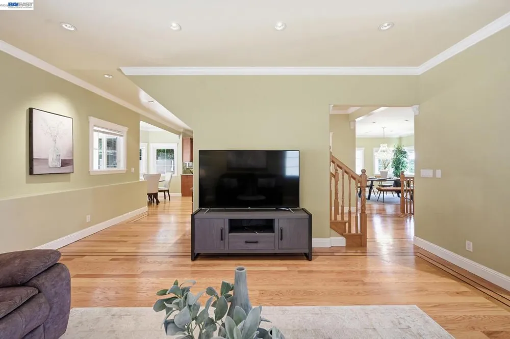 7420 Skyline Blvd Oakland, CA 94611