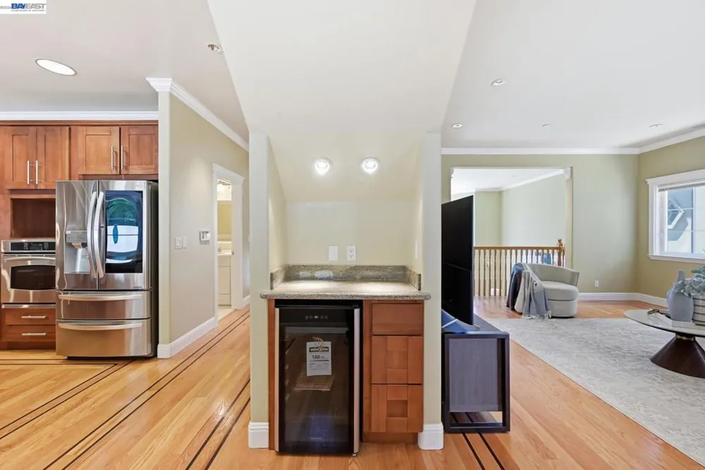 7420 Skyline Blvd Oakland, CA 94611