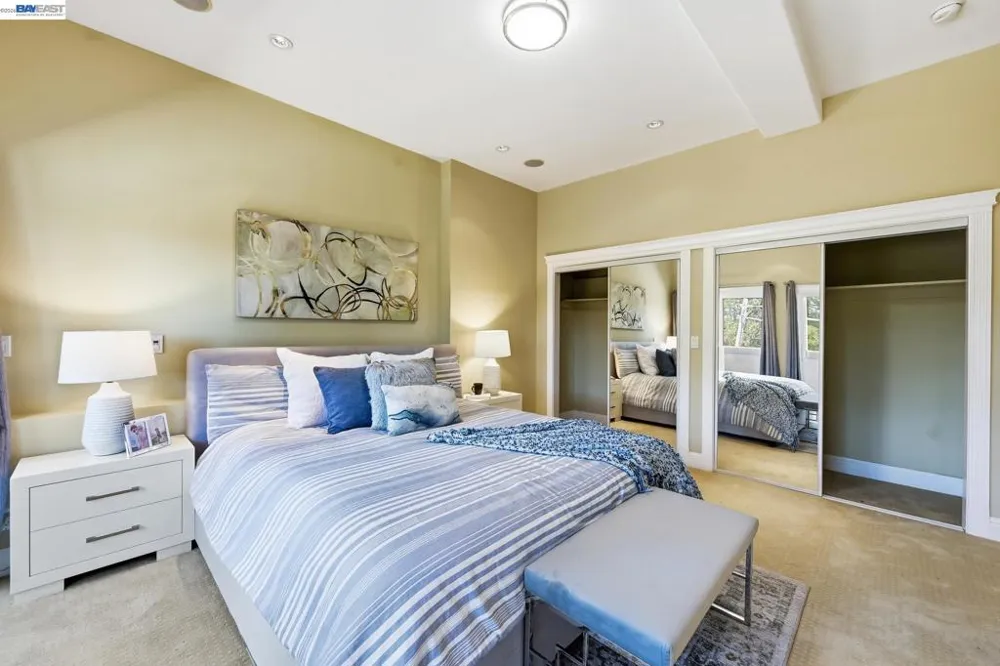 7420 Skyline Blvd Oakland, CA 94611