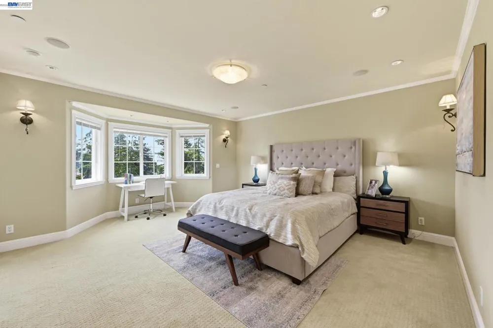 7420 Skyline Blvd Oakland, CA 94611