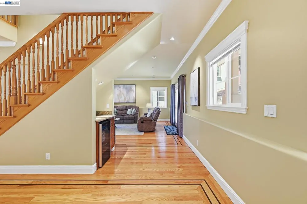 7420 Skyline Blvd Oakland, CA 94611