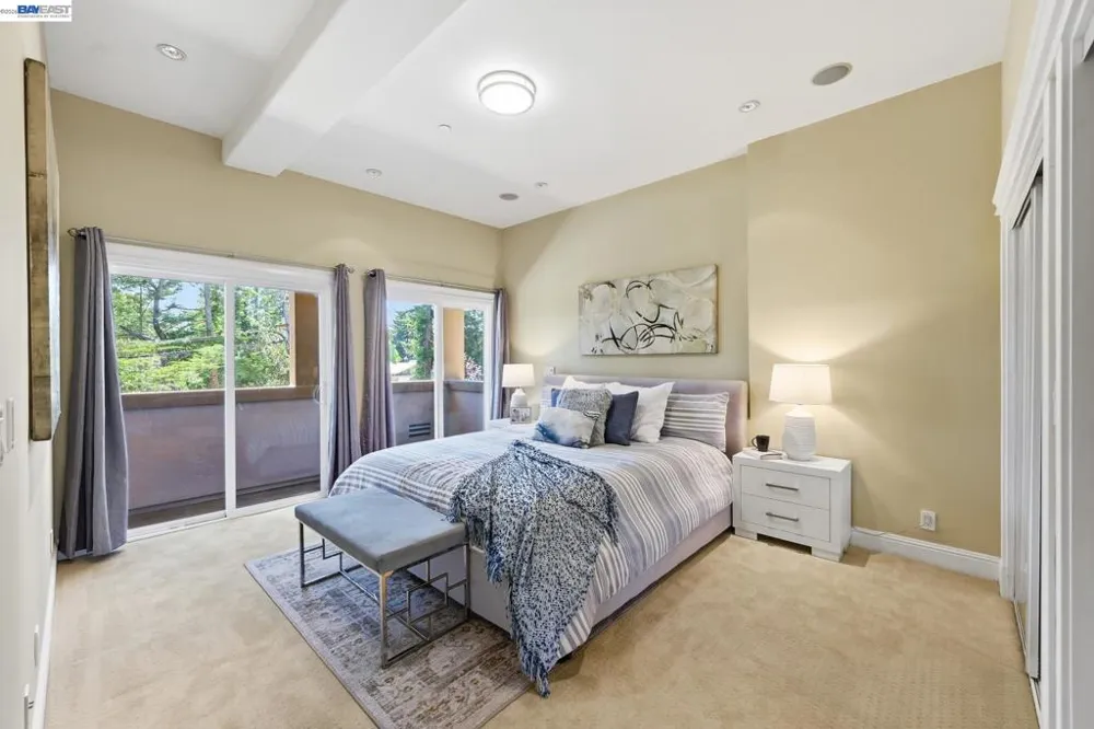 7420 Skyline Blvd Oakland, CA 94611
