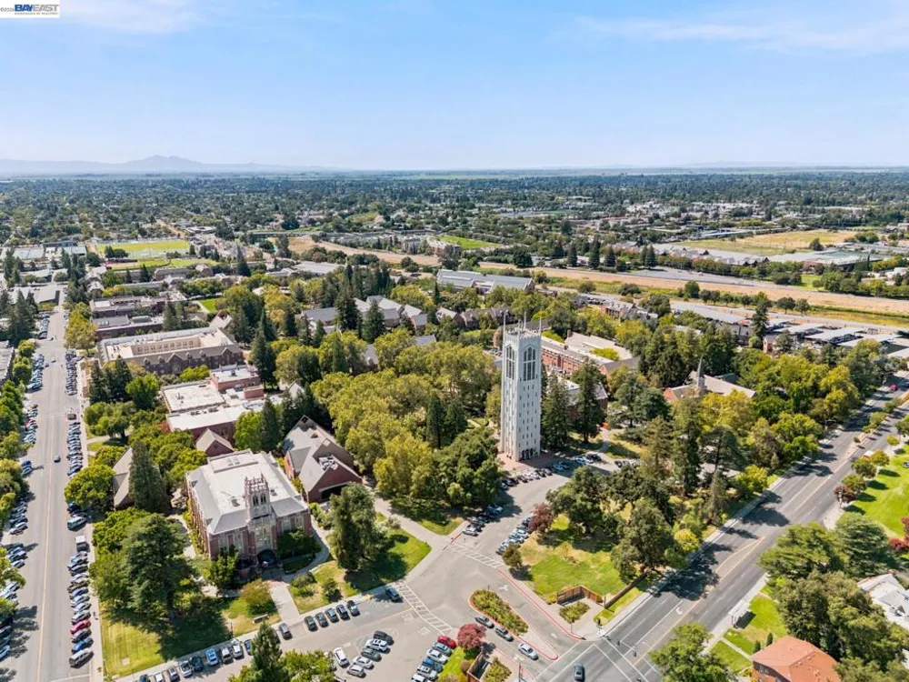 2351 W Euclid Ave Stockton, CA 95204