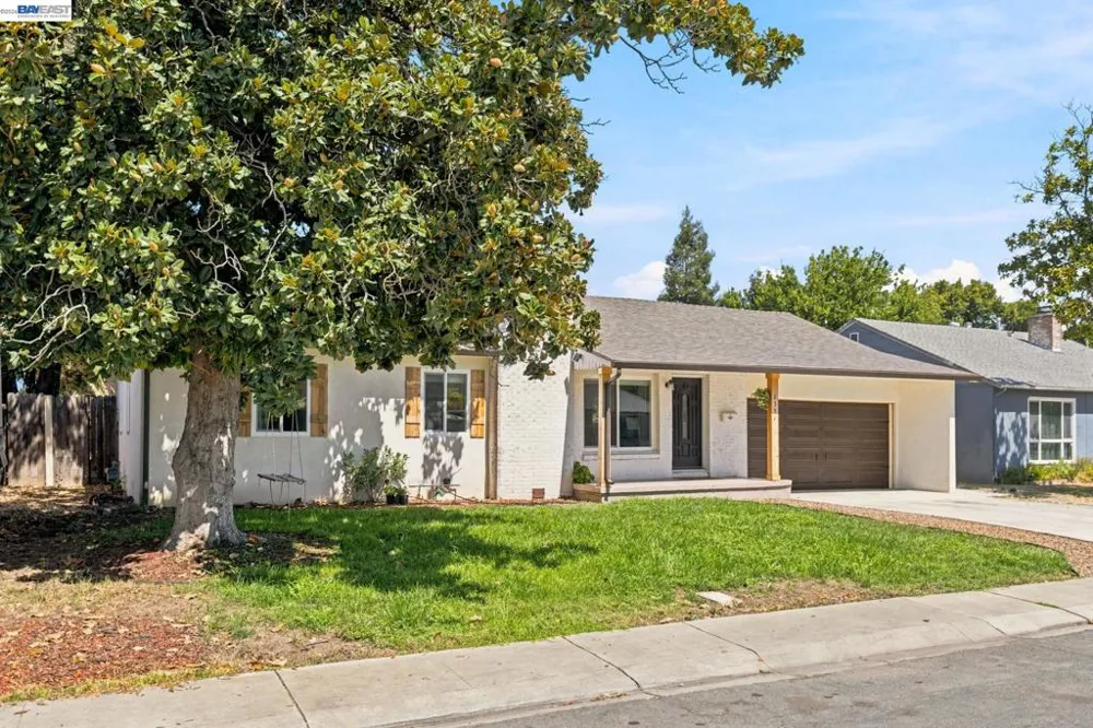 2351 W Euclid Ave Stockton, CA 95204
