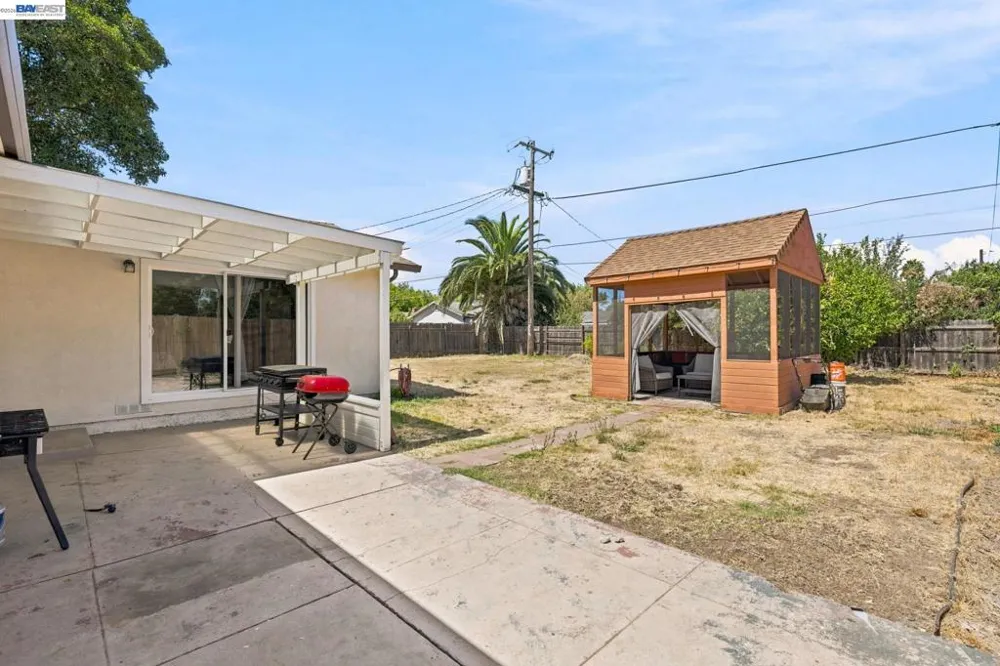 2351 W Euclid Ave Stockton, CA 95204
