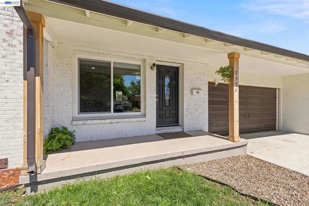 2351 W Euclid Ave Stockton, CA 95204