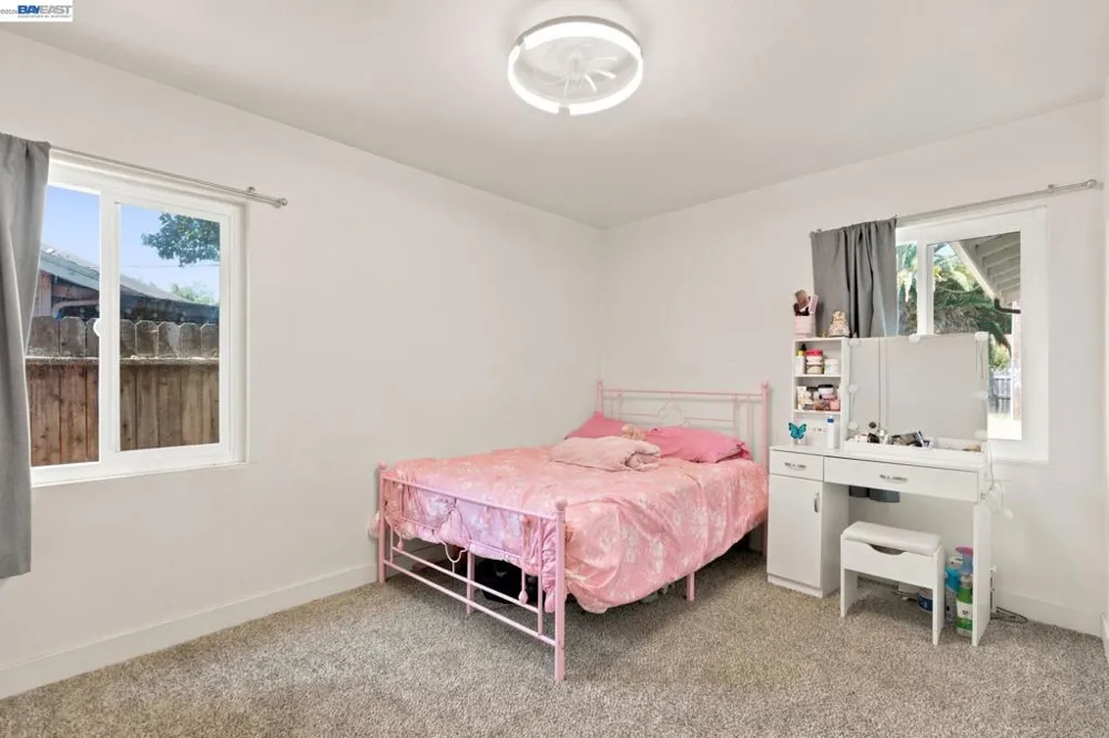 2351 W Euclid Ave Stockton, CA 95204
