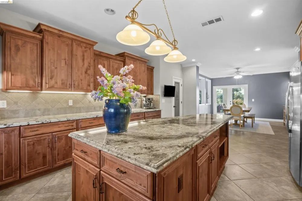 1049 Meadowgate Way Brentwood, CA 94513