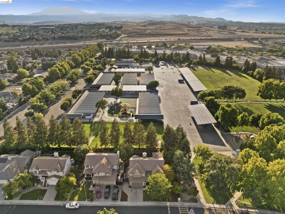 1049 Meadowgate Way Brentwood, CA 94513