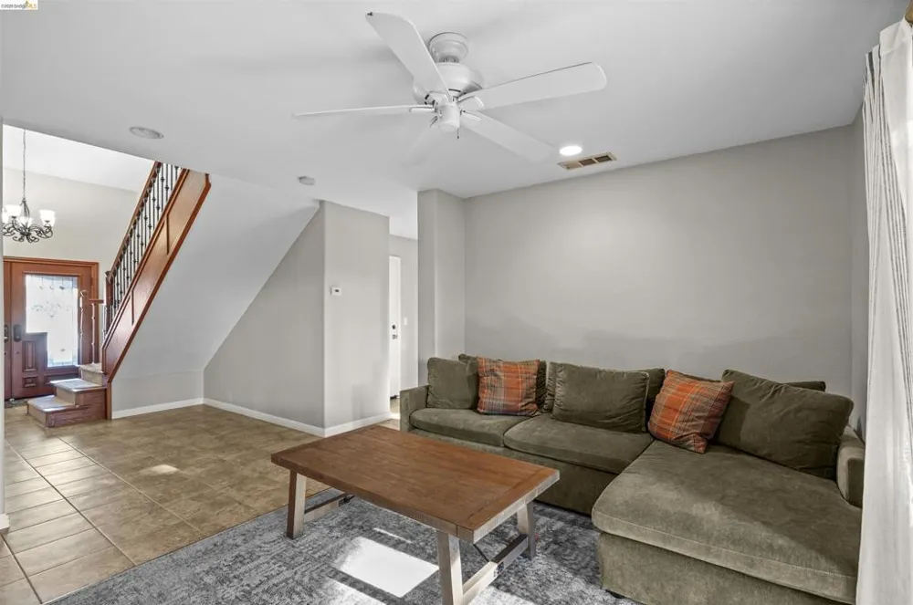 1049 Meadowgate Way Brentwood, CA 94513