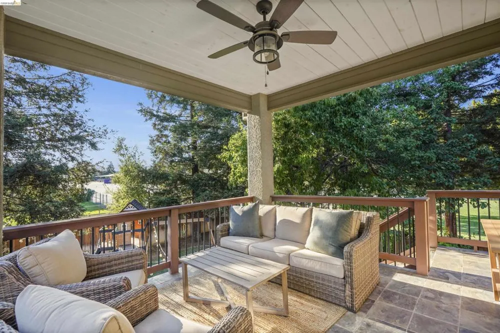 1049 Meadowgate Way Brentwood, CA 94513