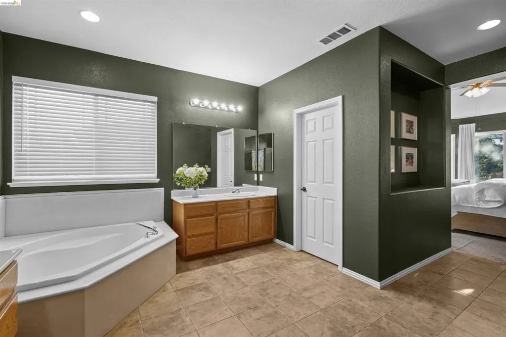 1049 Meadowgate Way Brentwood, CA 94513