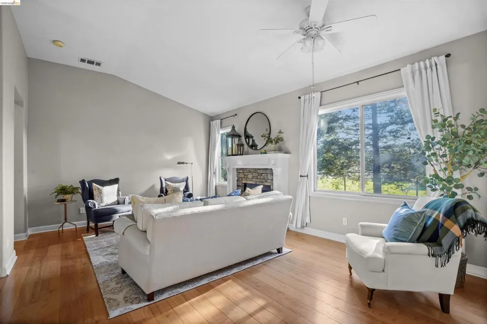 1049 Meadowgate Way Brentwood, CA 94513