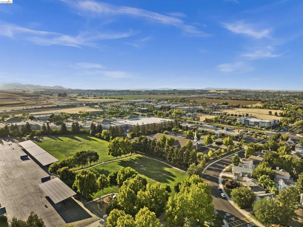 1049 Meadowgate Way Brentwood, CA 94513