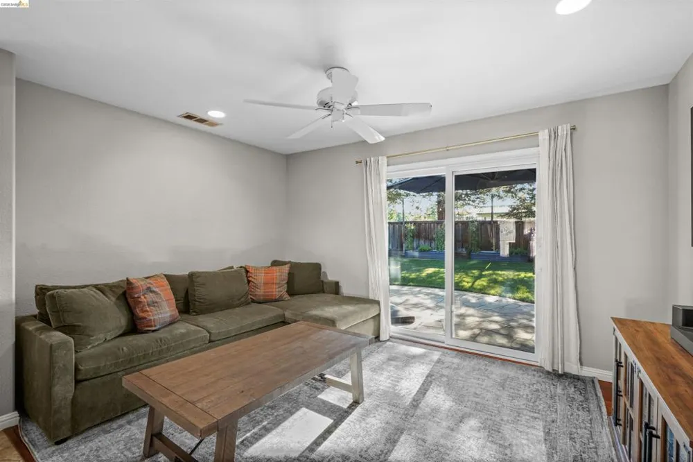 1049 Meadowgate Way Brentwood, CA 94513