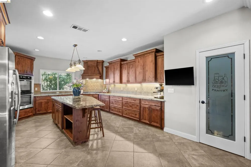 1049 Meadowgate Way Brentwood, CA 94513