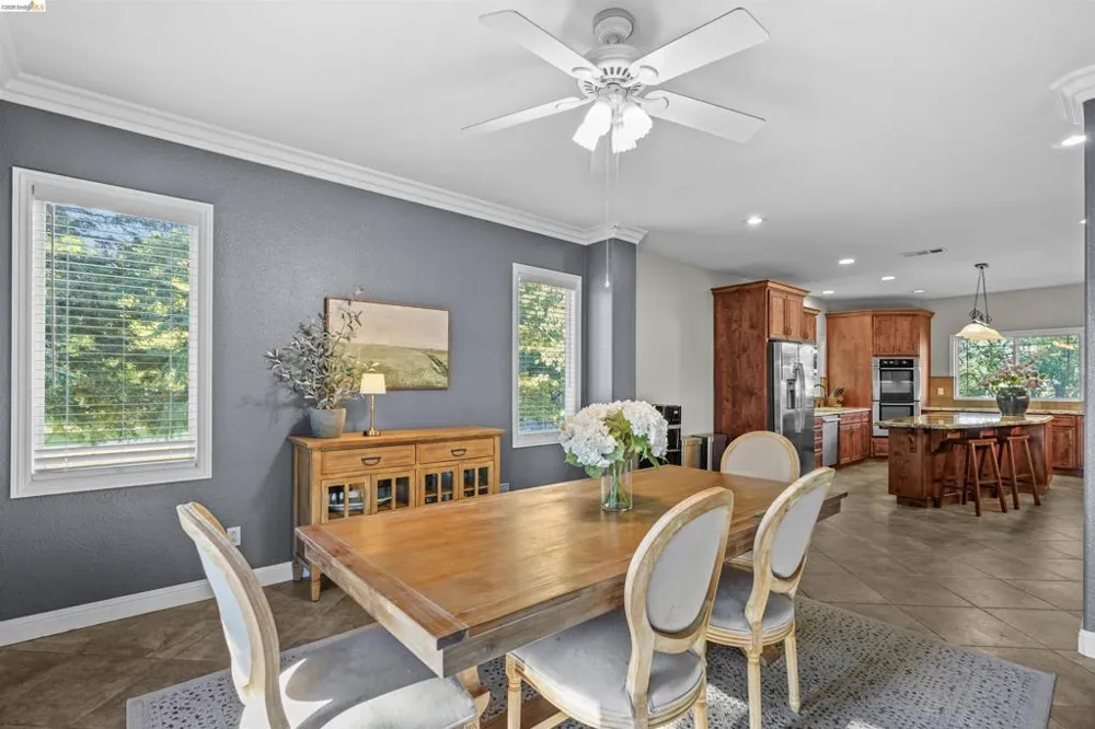 1049 Meadowgate Way Brentwood, CA 94513