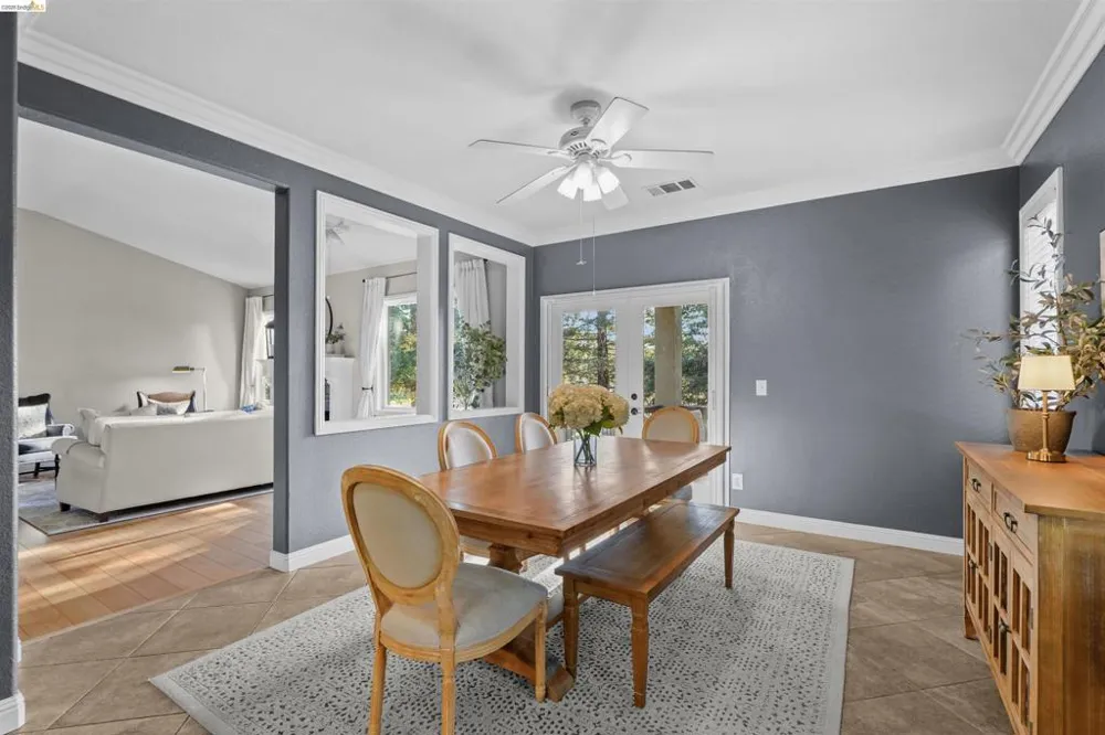 1049 Meadowgate Way Brentwood, CA 94513