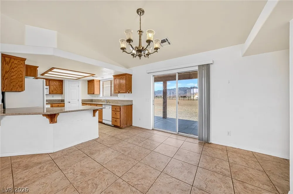 2121 W Labrador Court Pahrump, NV 89048