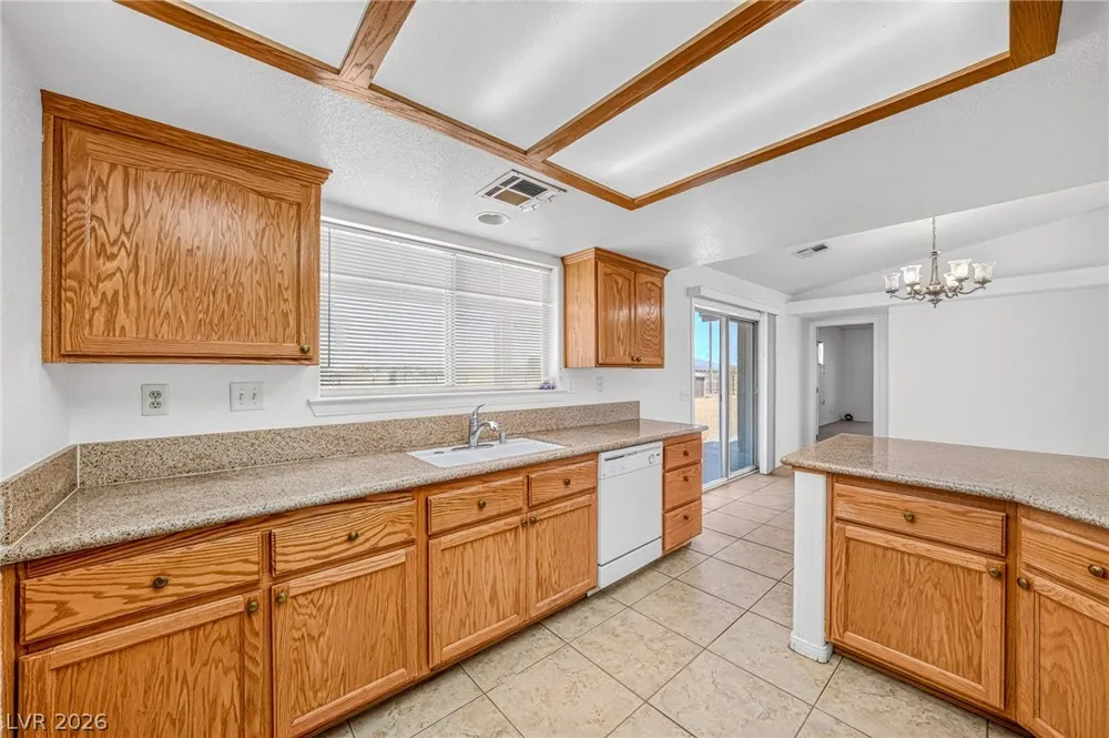 2121 W Labrador Court Pahrump, NV 89048