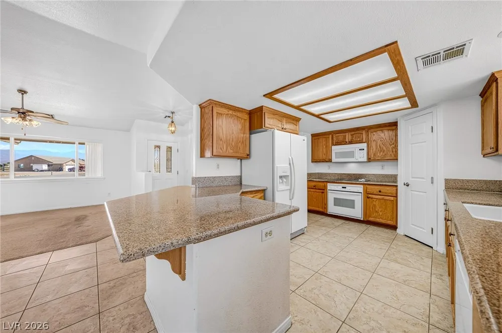 2121 W Labrador Court Pahrump, NV 89048