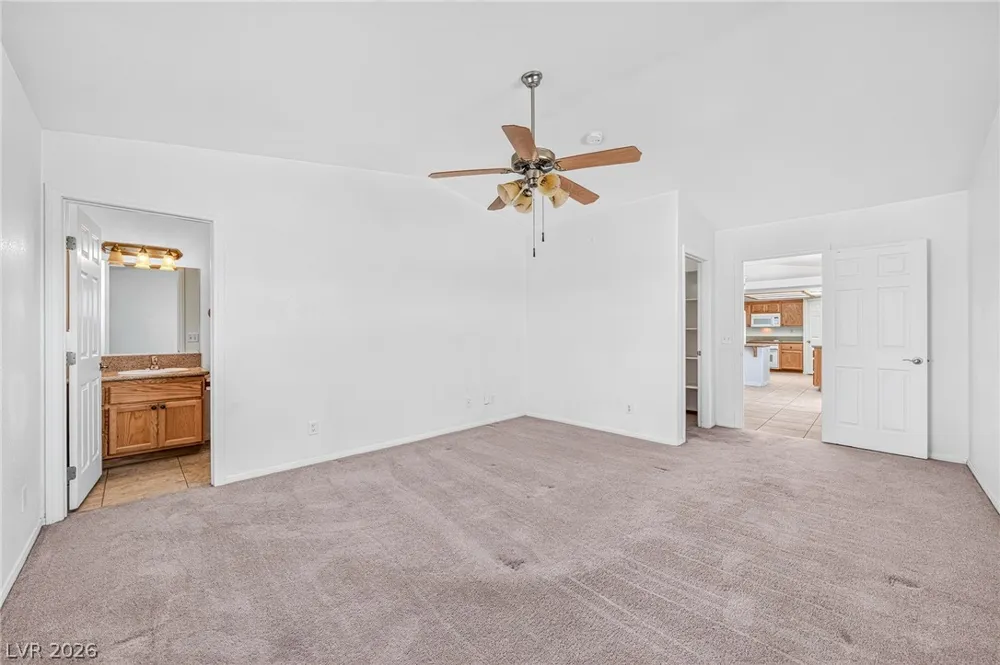 2121 W Labrador Court Pahrump, NV 89048