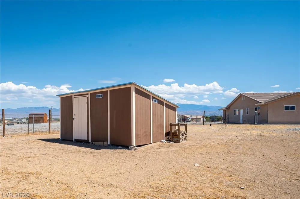 2121 W Labrador Court Pahrump, NV 89048