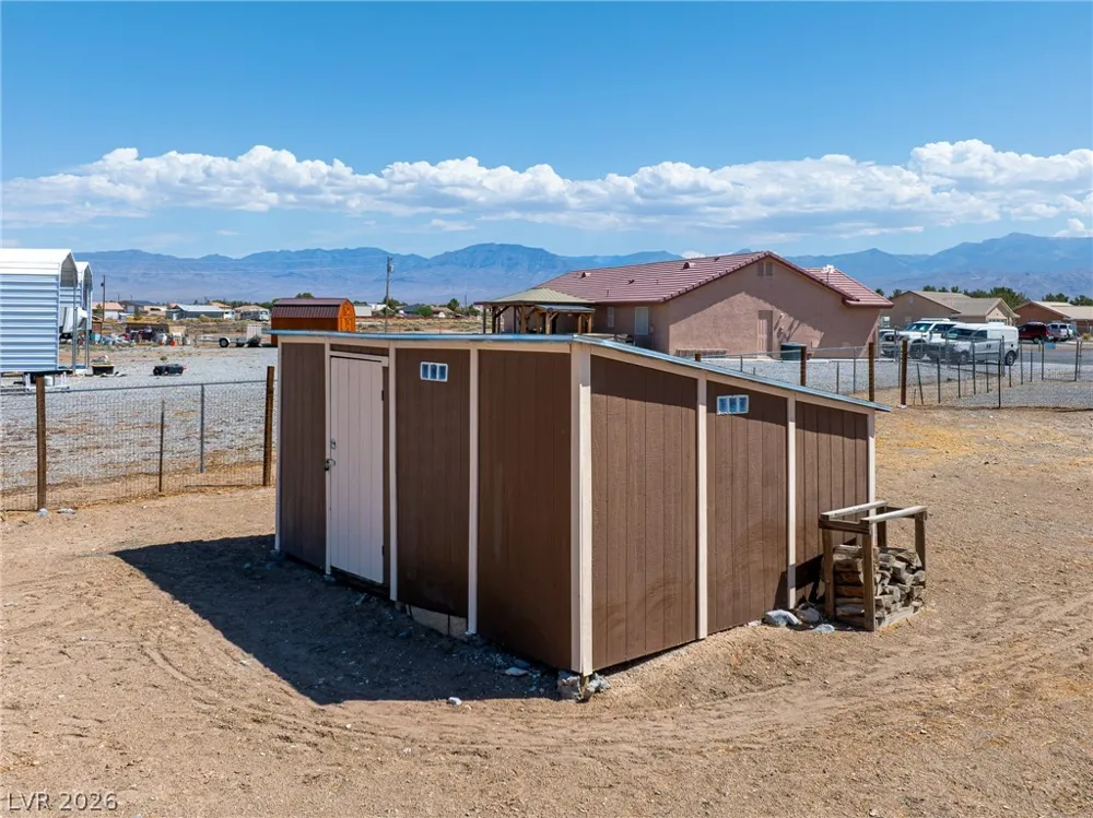 2121 W Labrador Court Pahrump, NV 89048