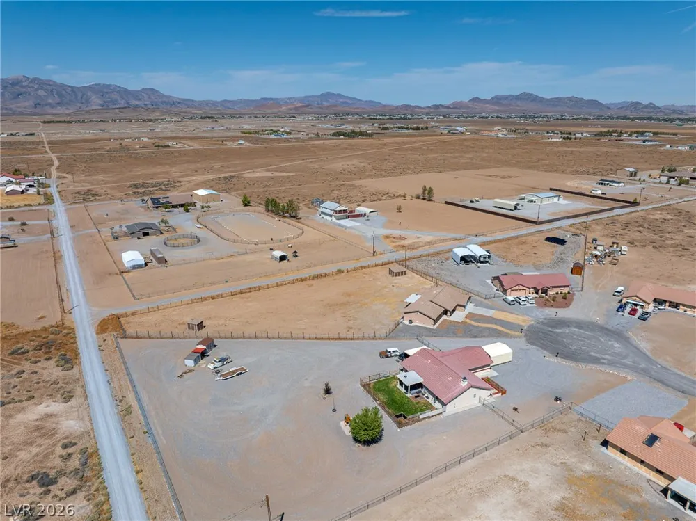 2121 W Labrador Court Pahrump, NV 89048