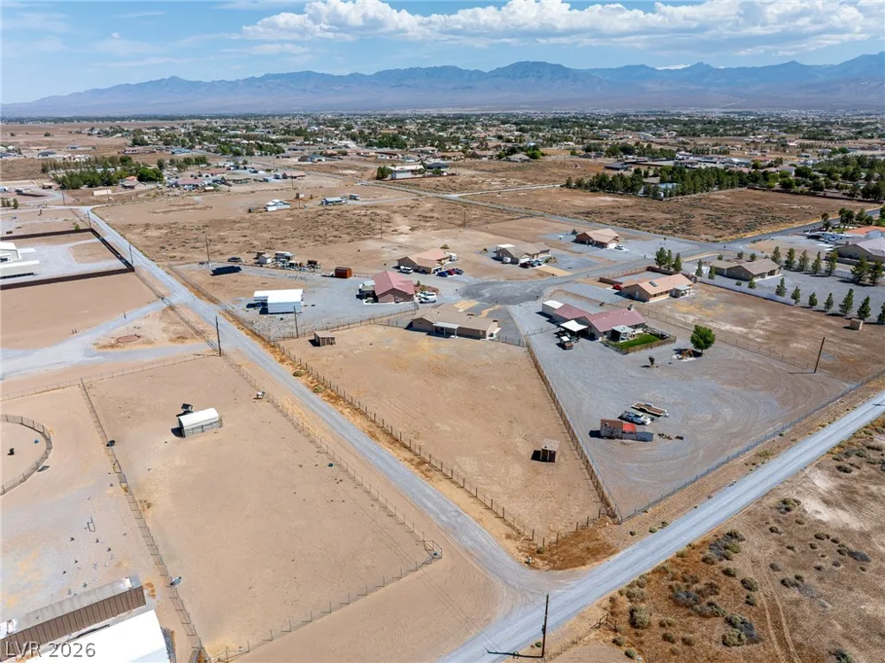 2121 W Labrador Court Pahrump, NV 89048