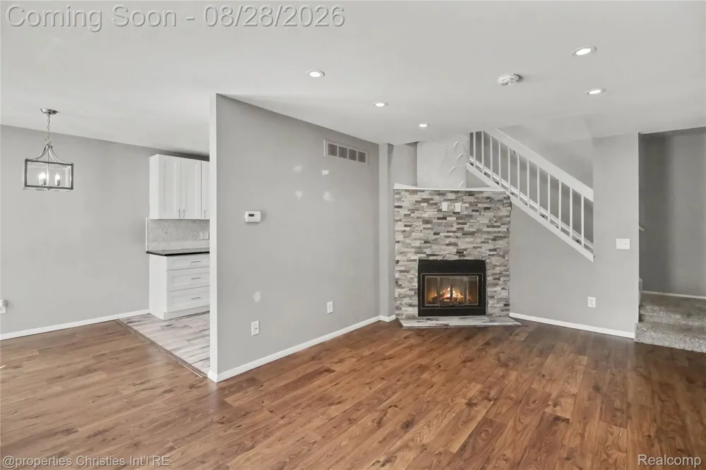 31117 Country Bluff Farmington Hills City, MI 48331