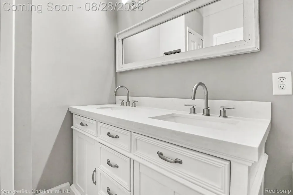 31117 Country Bluff Farmington Hills City, MI 48331