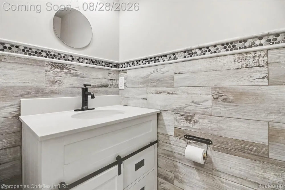 31117 Country Bluff Farmington Hills City, MI 48331