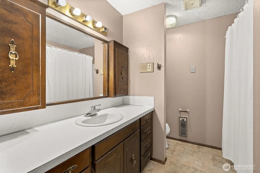 1116 Wildwood Avenue NE Napavine, WA 98532