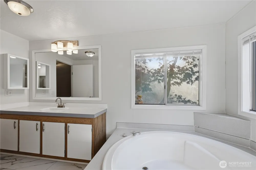 27412 NE 45th Street Redmond, WA 98053