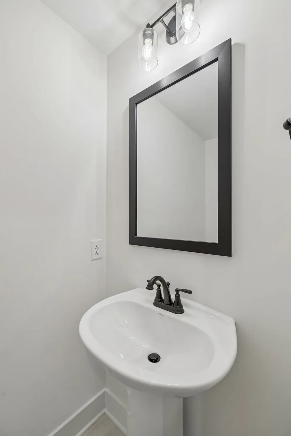 2609 Old Greenbrier Pike Greenbrier, TN 37073