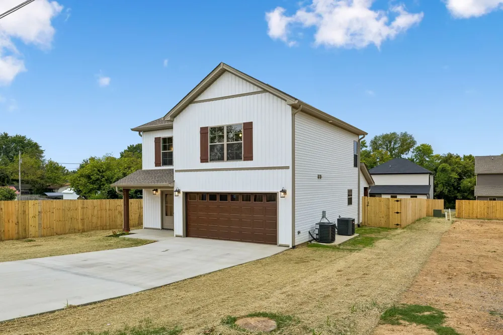 2173 Nunley St Greenbrier, TN 37073