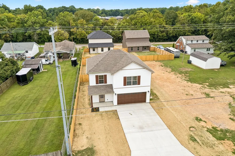 2173 Nunley St Greenbrier, TN 37073